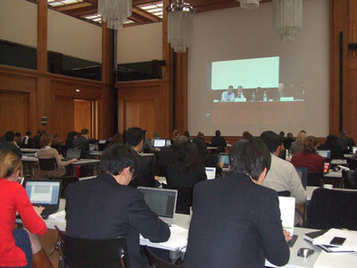 Annelieke Douma: Drawing up the Balance