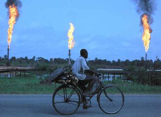 2Fossiele-brandstoffenproductie_Nigeria_foto_Geograf
