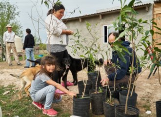 Communities in Argentina’s Paraná Delta plant native trees to restore the environment Photo by Casa Rio