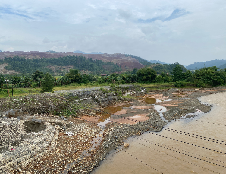 10._Binding_regulations_are_needed_to_prevent_the_u