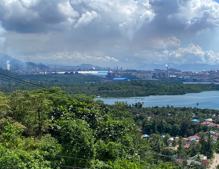 2._Marius_visited_Morowali_region_a_hotspot_for_nic